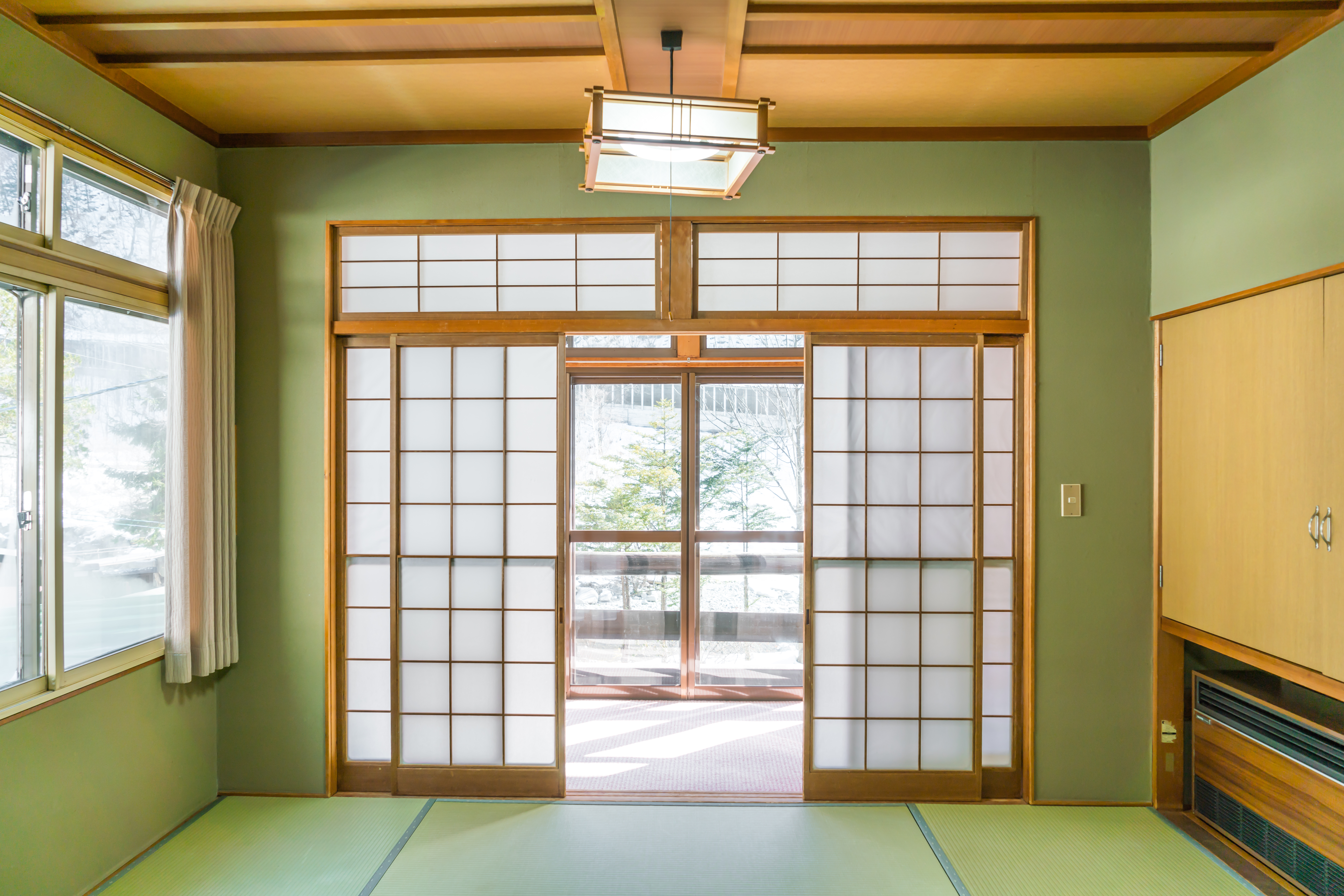 Traditional Japanese style room (Tatami room): History and elements